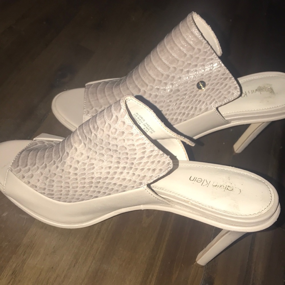 Heels - Picture 2 of 3
